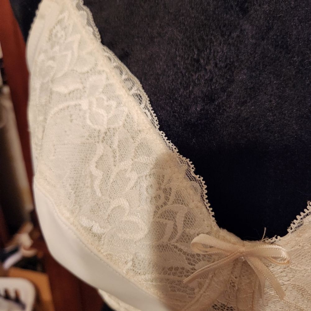 Bra - Picture 2 of 5